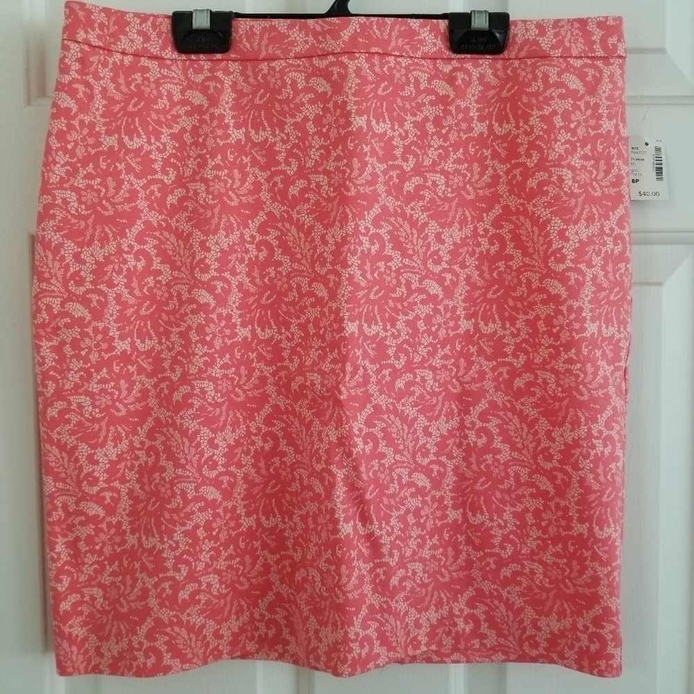 Reitmans Coral Lace Pattern Skirt 8P NWT - Picture 3 of 9